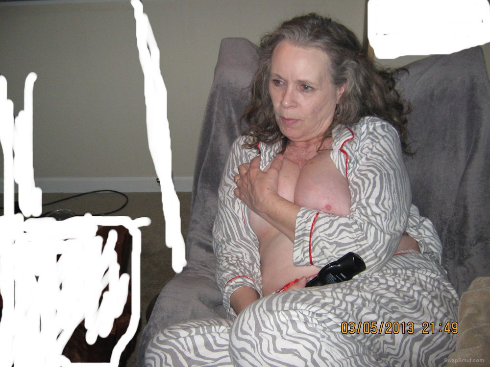 Mature Women Revealing Breasts 19